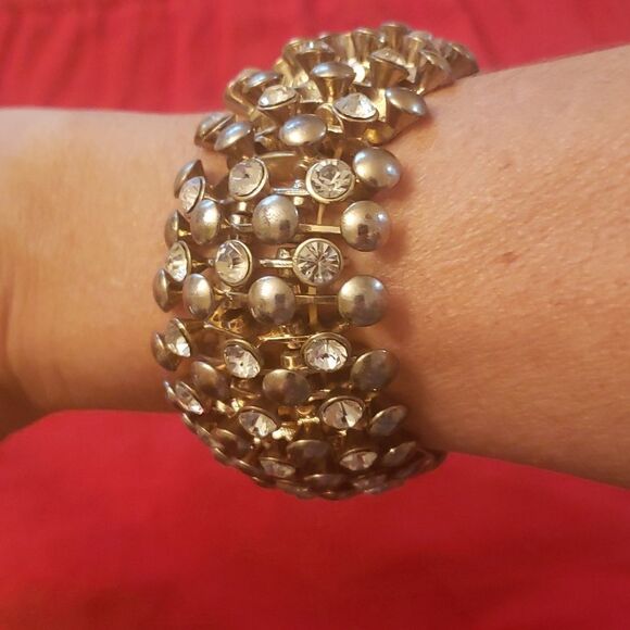 Gold Rhinestone Stretch Braclet - Picture 1 of 5